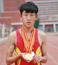 2014年全国中学生田径锦标赛400米金牌获得者陈思航