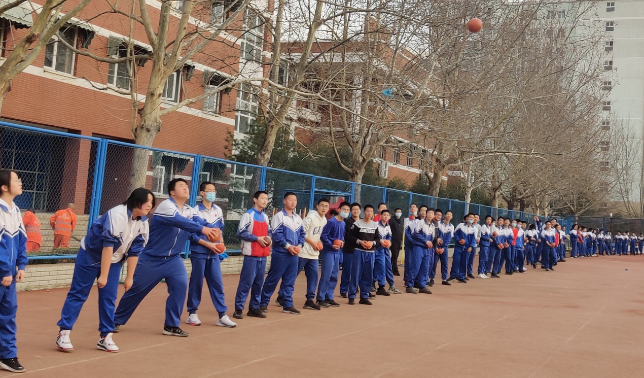 文明精神,野蛮体魄!北京十二中本部校区初中学生体育锻炼实录