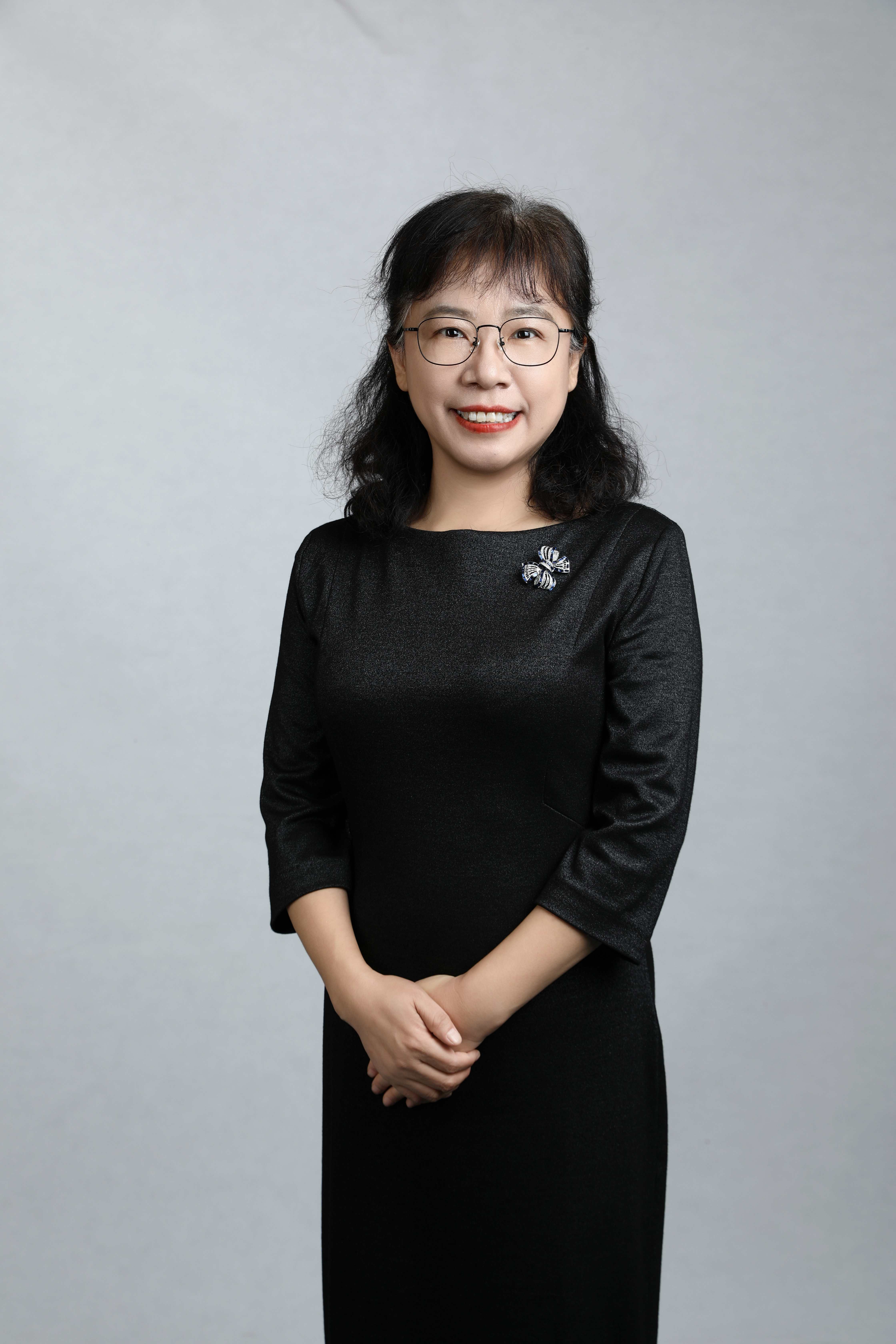 侯爱琴老师 正高级教师 物理特级教师